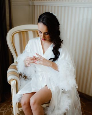 Saténový župan “Angel” 🪽 www.monroe-fashion.sk 👰🏼‍♀️ @tinka_sobek